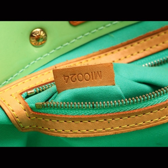 LOUIS VUITTON Reade PM Tote Monogram Vernis Green - Picture 14 of 16